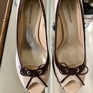 Open Toe Cream & Brown Pumps
